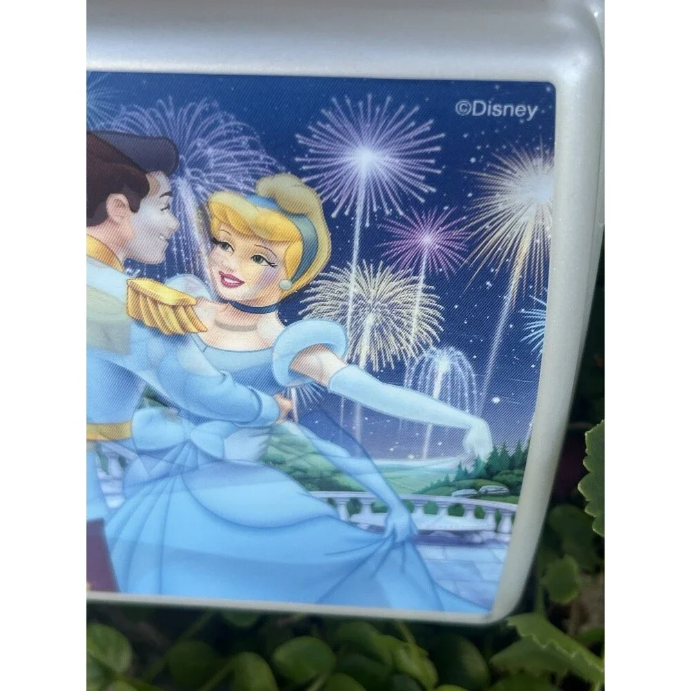 2004 Y2K Disney Cinderella Tupperware Lenticular Sandwich Keeper Collector Item